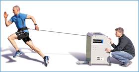 Ein Bild, das Schuhwerk, Person, Kleidung, Mann enth�lt.